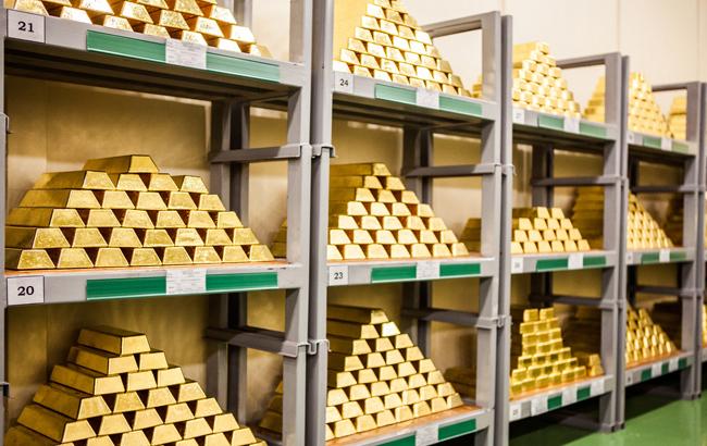 НБУ повысил курс золота до 340,8 тыс. гривен за 10 унций