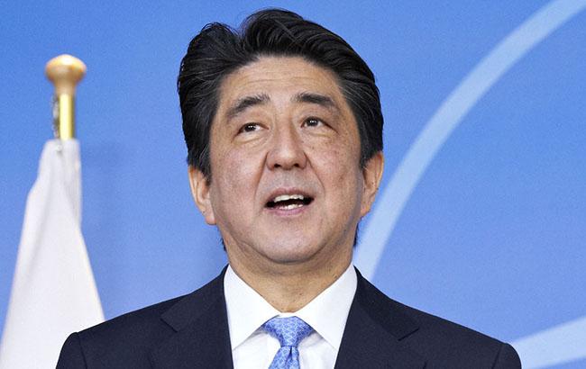 Премьер Японии призвал Китай и Россию усилить давление на КНДР