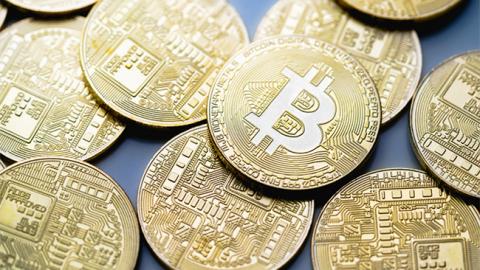 Курс біткоіна перевищив 7,5 тисяч доларів за монету