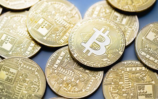 Курс биткоина превысил 7,5 тысяч долларов за монету