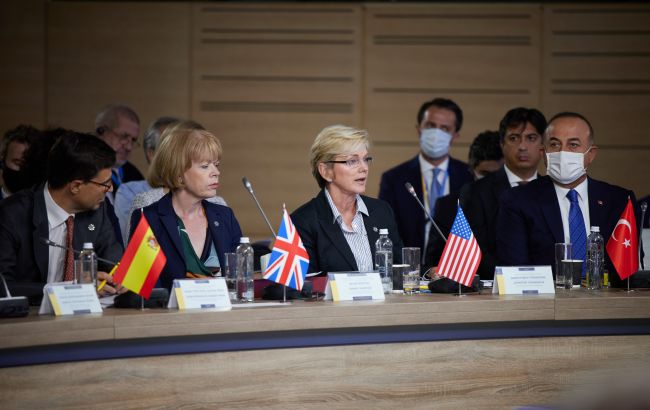 США зробили заяву на Кримській платформі: хочемо поставити Росію на місце