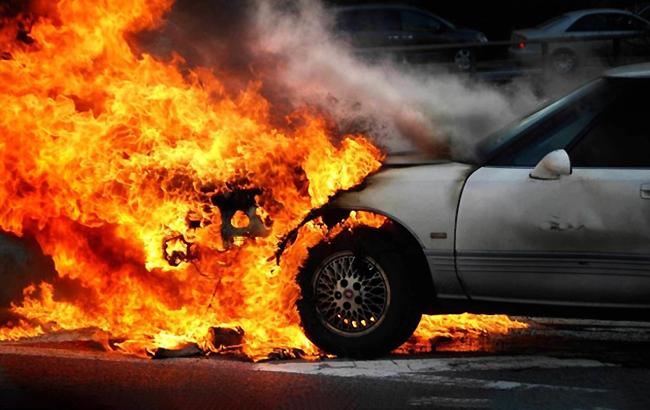 Девушка сгорела заживо: на трассе Киев-Харьков произошло смертельное ДТП (фото)