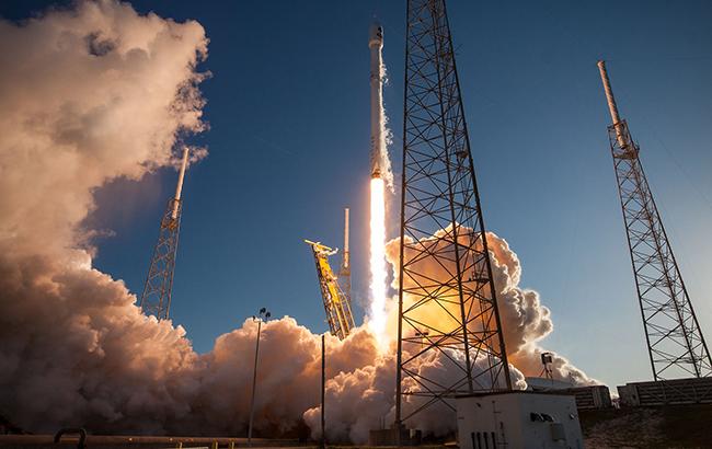 SpaceX запустила в космос супутник TESS для вивчення екзопланет
