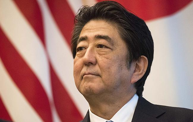 В Японії Абе переобрали главою правлячої партії