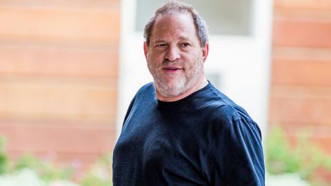 Американський продюсер Вайнштейн здався поліції