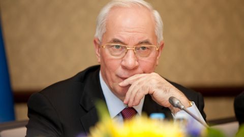 Суд разрешил заочное расследование в отношении Азарова: по какому делу