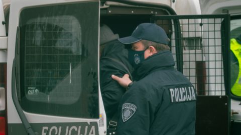 В Латвии украинец на велосипеде пытался незаконно пересечь границу с РФ, его задержали