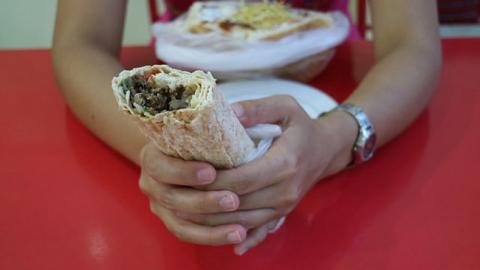 В Софиевской Борщаговке 18 человек отравились шаурмой