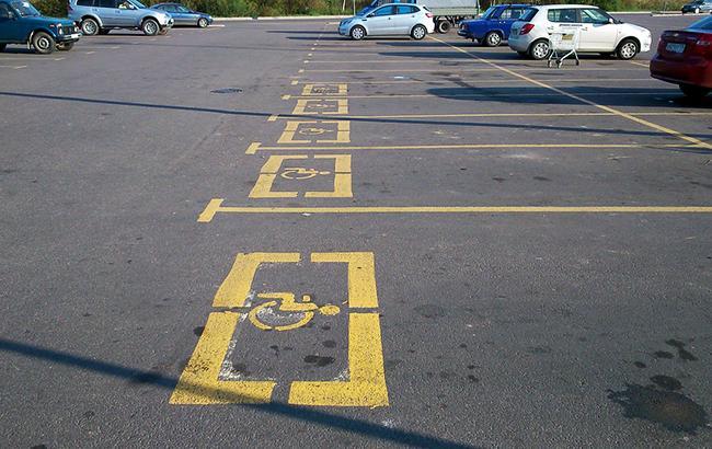 В Киеве замечены особо наглые "герои парковки" (фото)