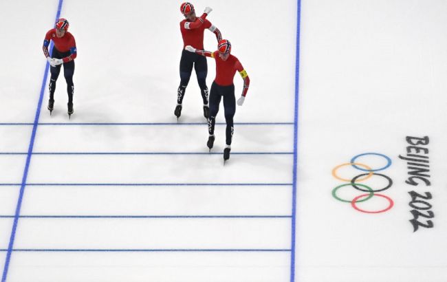 Чоловіча збірна Норвегії виграла олімпійське "золото" в командних змаганнях з ковзанярського спорту