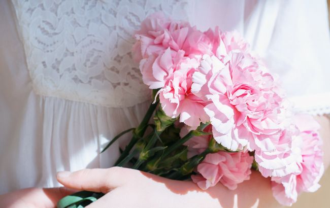 День ангела Оксани і Ксенії: привітайте іменинниць гарними листівками, віршами та СМС