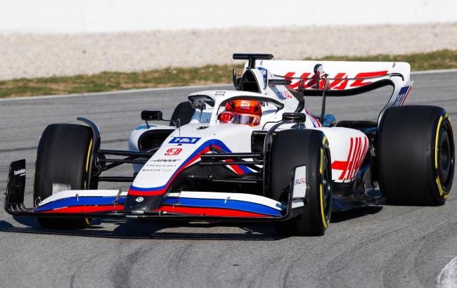 Аутсайдер Формулы-1 начал испытания болида на новый сезон