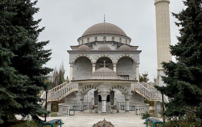 В Мариуполе российские войска обстреляли мечеть. Там прятались граждане Турции