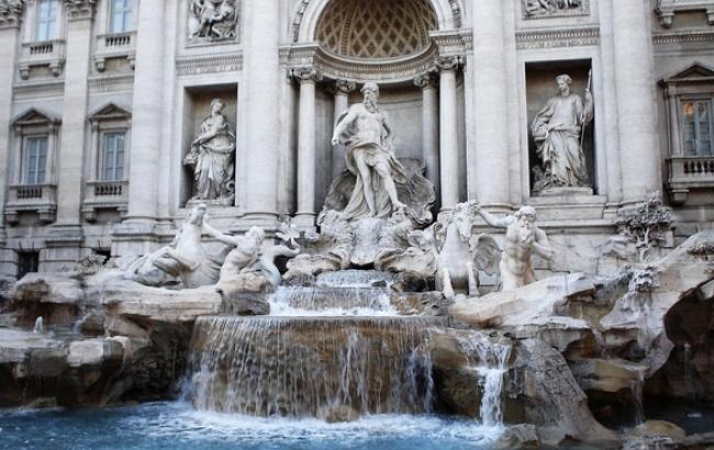 Туристи за рік накидали в фонтан Треві €1,4 млн