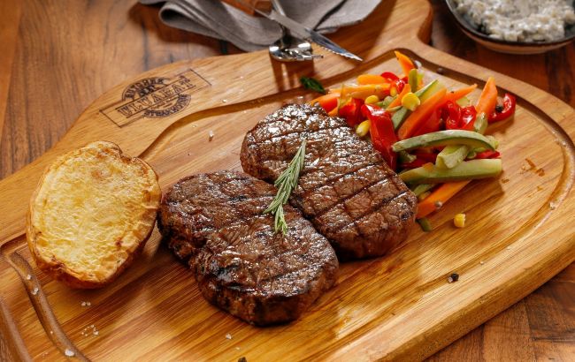 Свинина и говядина станут дефицитом: в скором будущем миру придется отказаться от мяса