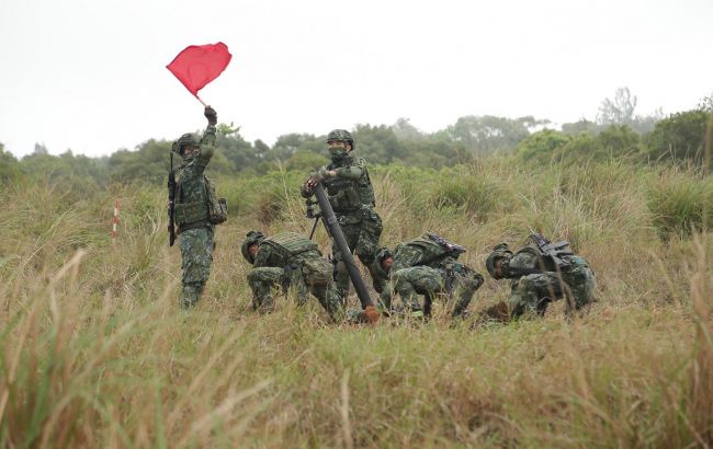 На Тайване провели учения с имитацией воздушной атаки Китая