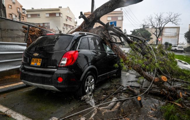 На узбережжя Ізраїлю обрушився шторм "Барбара", є постраждалі
