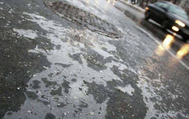 Синоптики предупреждают водителей об ухудшении погодных условий на автодорогах Украины