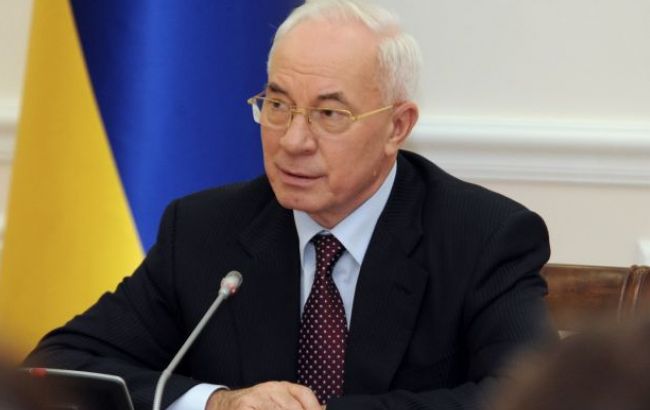 Військова прокуратура підозрює Азарова в незаконному продажі двох бомбардувальників