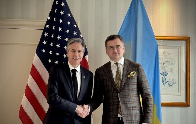 Кулеба встретился с Блинкеном и призвал США начать обучение украинских пилотов на F-16