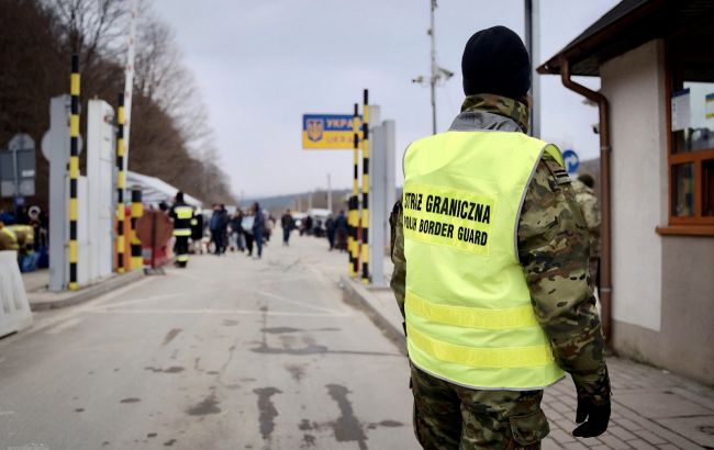 Очередь домой. Украинские беженцы массово возвращаются из-за границы