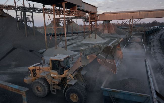 Сделка США и Украины о недрах: прибыли может не быть еще 10 лет, - Reuters