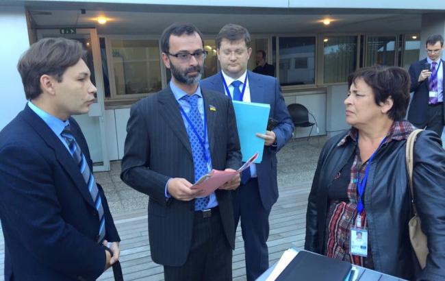 Французьким депутатам, які відвідав Крим, вручили повідомлення про підозру