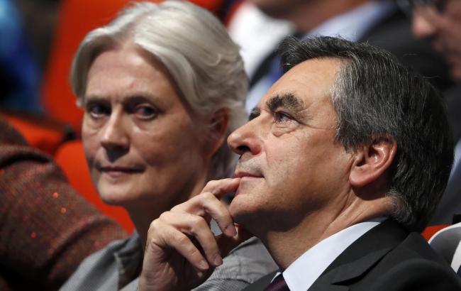 Дружина кандидата у президенти Франції звинувачується в отриманні 500 тис. євро з держфондів