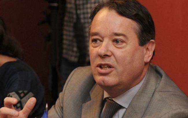 Французские студенты передали две "скорые" для больниц на Донбассе