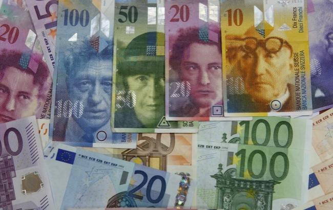 Гражданам Швейцарии предлагают ежемесячное пособие в 2500 франков