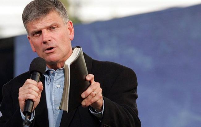 Проповедник из США, осуждающий гей-браки, призвал молиться о Путине