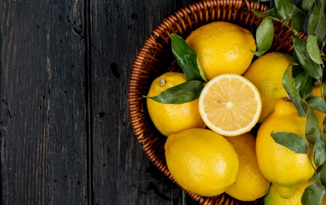 Как выдавить сок лимона в домашних условиях без приспособлений: полезный лайфхак