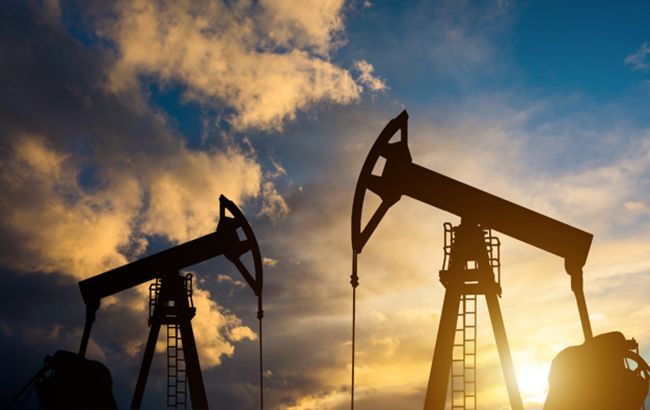 Ціни на нафту вперше з червня впали нижче 70 доларів за барель