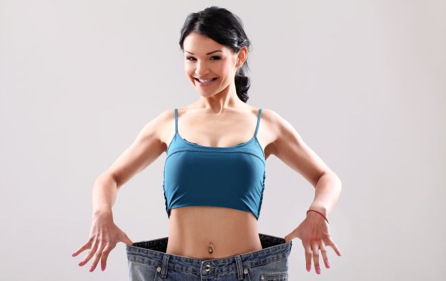 Чому джинси одного розміру завжди різні: блогерка розкрила хитрий секрет брендів одягу