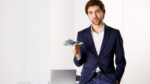 Кому в Киеве платят около 100 тысяч, а кому 9: названы вакансии