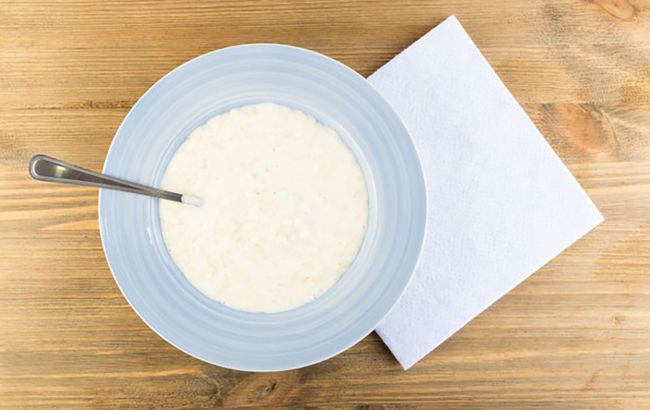 Как сварить манную кашу без комочков: секрет в молоке