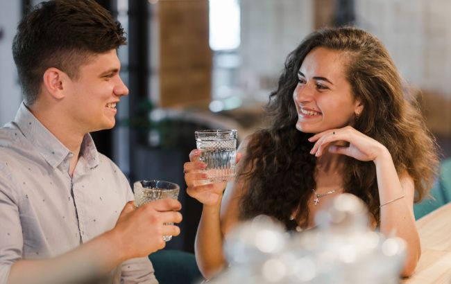 Вчені зробили несподівану заяву про щастя у сімейній парі: пийте алкоголь разом