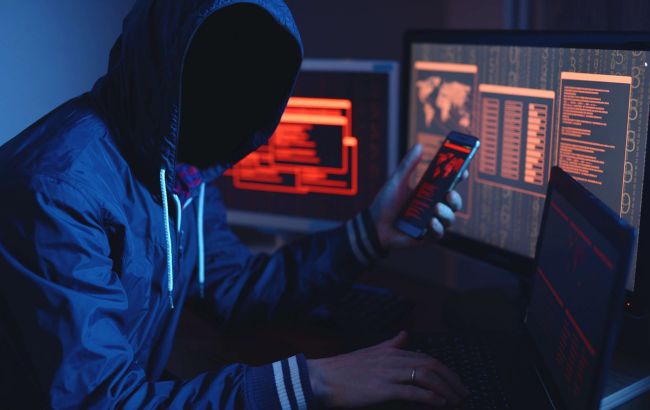 Похитили данные 100 тысяч клиентов банка и требовали выкуп: в Кривом Роге задержали хакеров