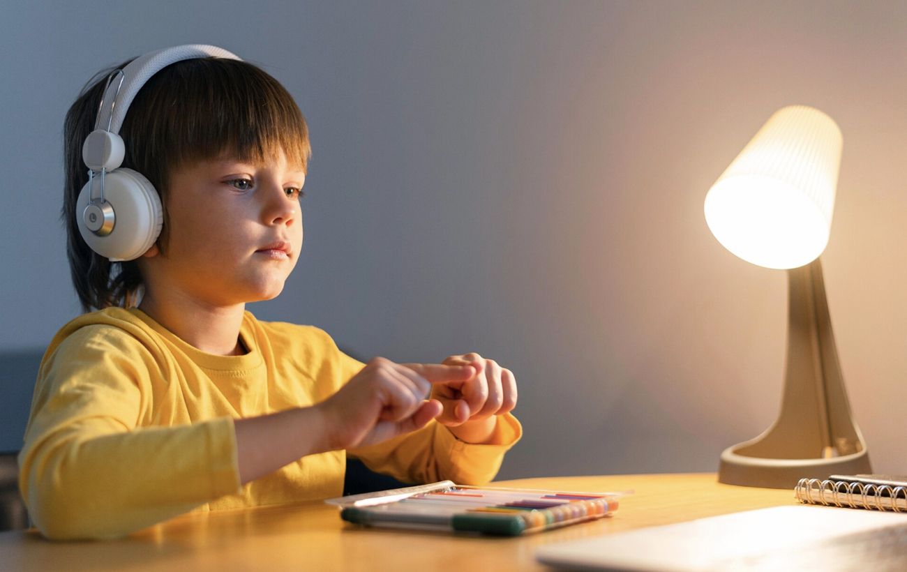 Як правильно "підсвітити" робоче місце дитини ввечері