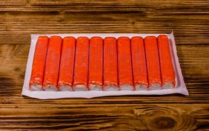 Срочно проверьте упаковку: какие крабовые палочки нельзя покупать на салат