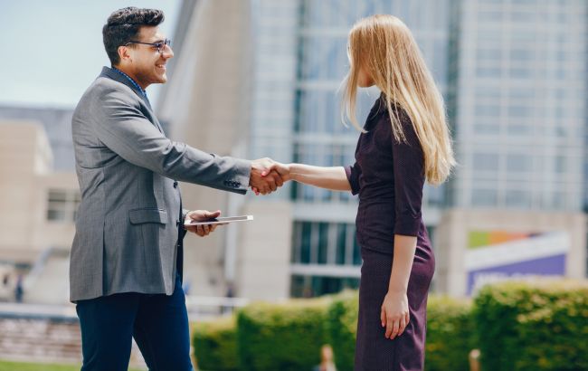 Когда любовь уже рядом: неожиданные знаки, в которые верили еще наши прабабушки