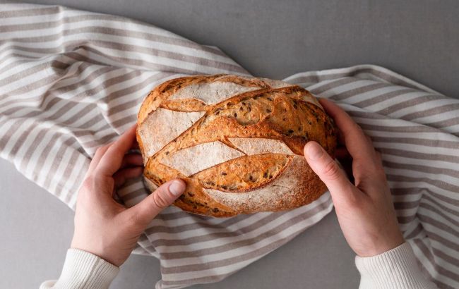 Домашній хліб на Великдень без зайвого клопоту: рецепт, який здивує навіть маму