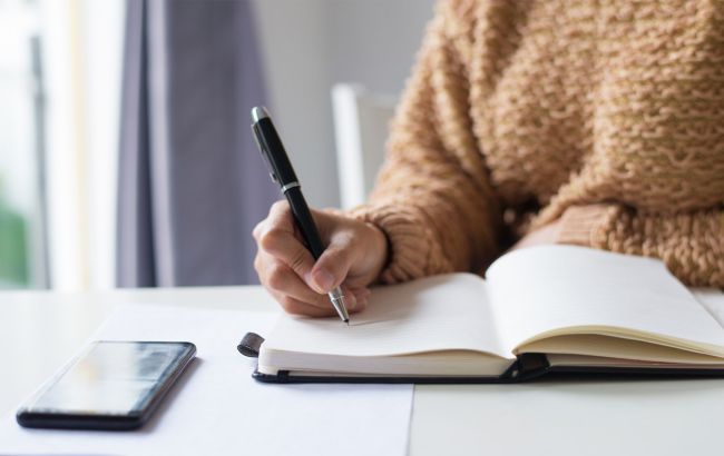 С большой или маленькой буквы? Языковед объяснил, когда и как правильно писать