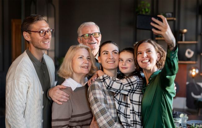 Зворушливі привітання до Дня сім'ї: найкращі картинки, вірші та смс