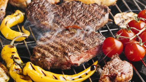 Названы самые дорогие блюда в ресторанах Киева: коктейли из кактуса, бутерброды и стейки по 5 тысяч