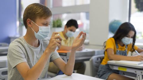 Медик назвала нові симптоми COVID- 19 у дітей:" британський " штам змінив картину