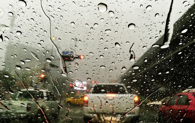 В Україну несуться грозові дощі: де найбільше заллє