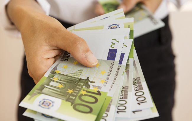 НБУ снизил официальный курс евро на 24 мая