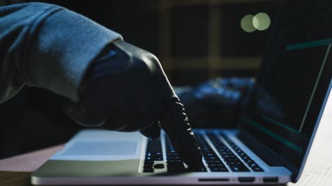 Польща допустила причетність російських спецслужб до кібератаки на Україну