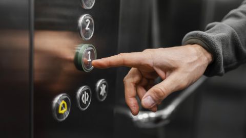 В Одесі обірвався ліфт з пасажирами